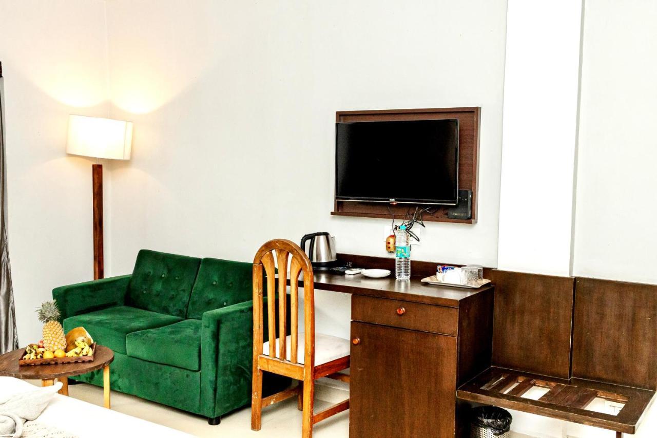 Hotel Fourteen Pods By The Sea Morjim Exterior foto