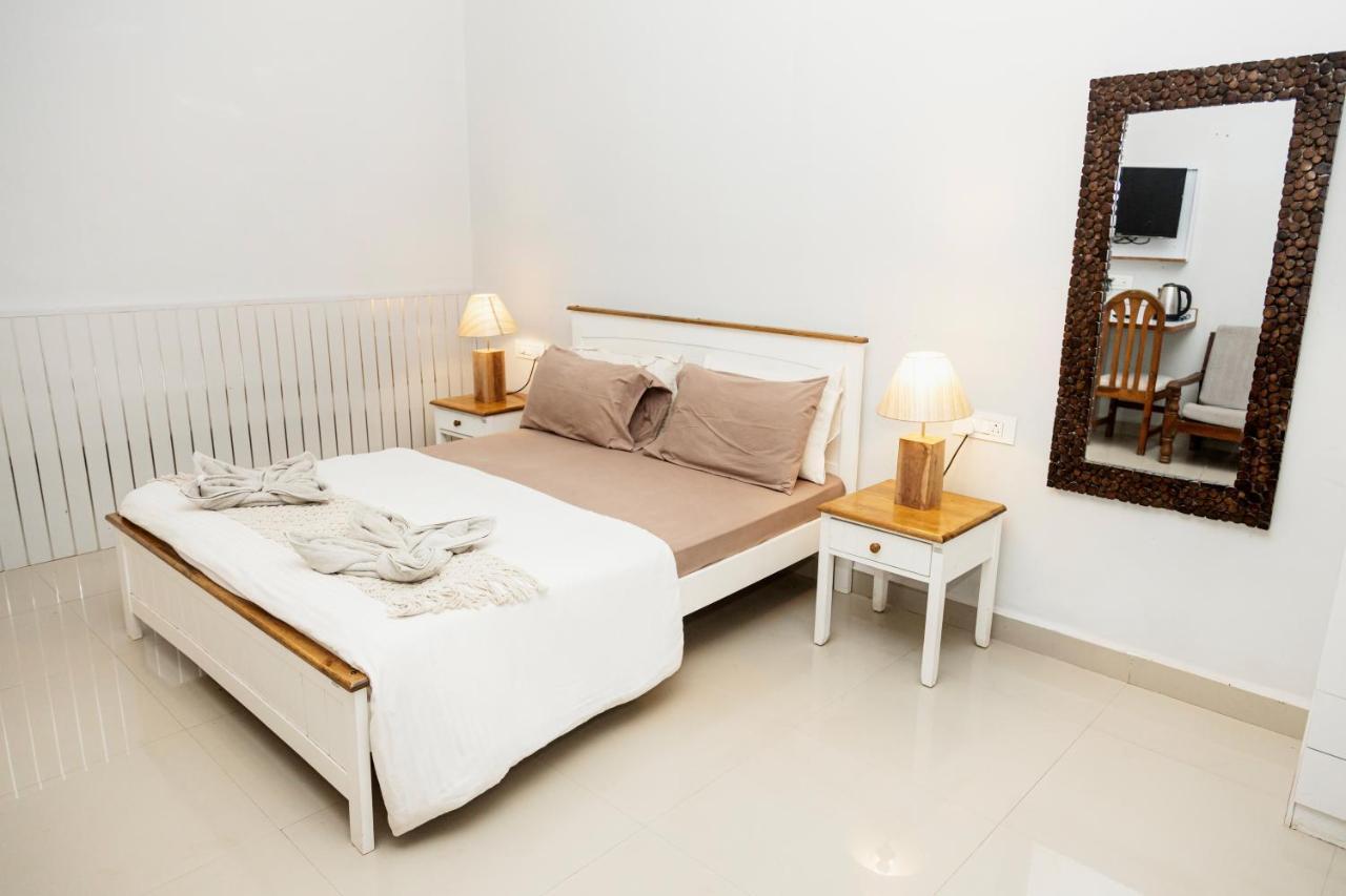 Hotel Fourteen Pods By The Sea Morjim Exterior foto