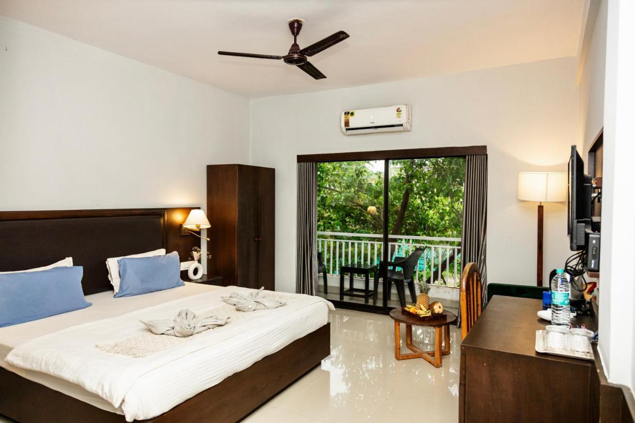 Hotel Fourteen Pods By The Sea Morjim Exterior foto