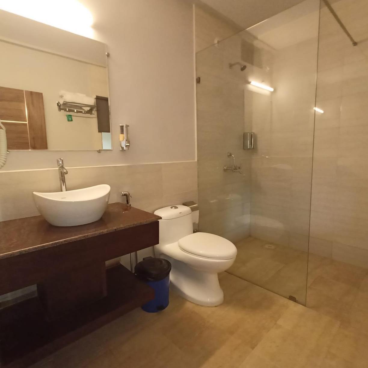Hotel Fourteen Pods By The Sea Morjim Exterior foto